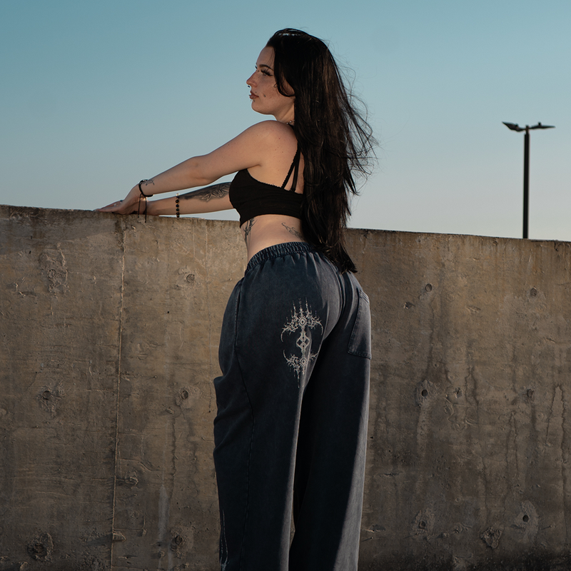 v002 Straight Leg Pants